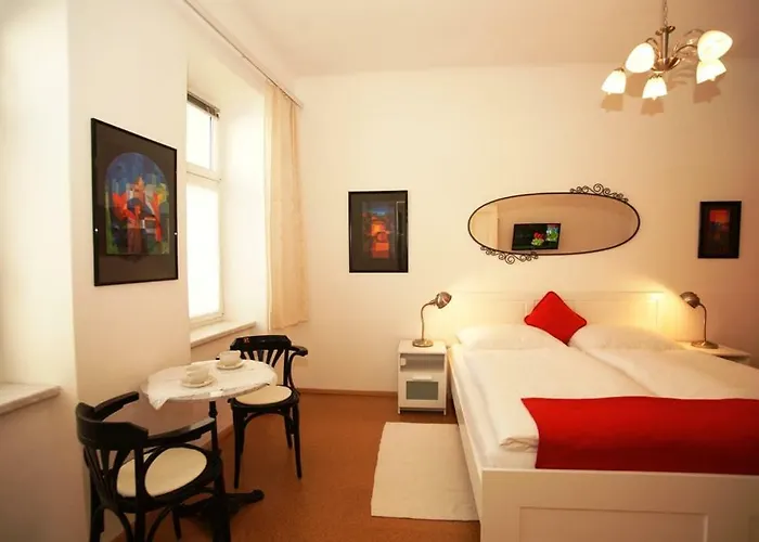 Freundliches Apartment Mit Innenhof-Garten