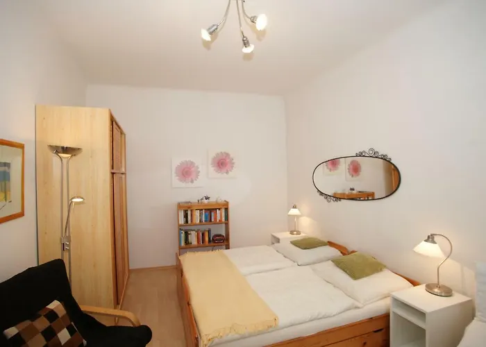 Freundliches Apartment Mit Innenhof-Garten