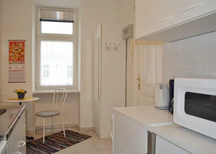 Freundliches Apartment Mit Innenhof-Garten