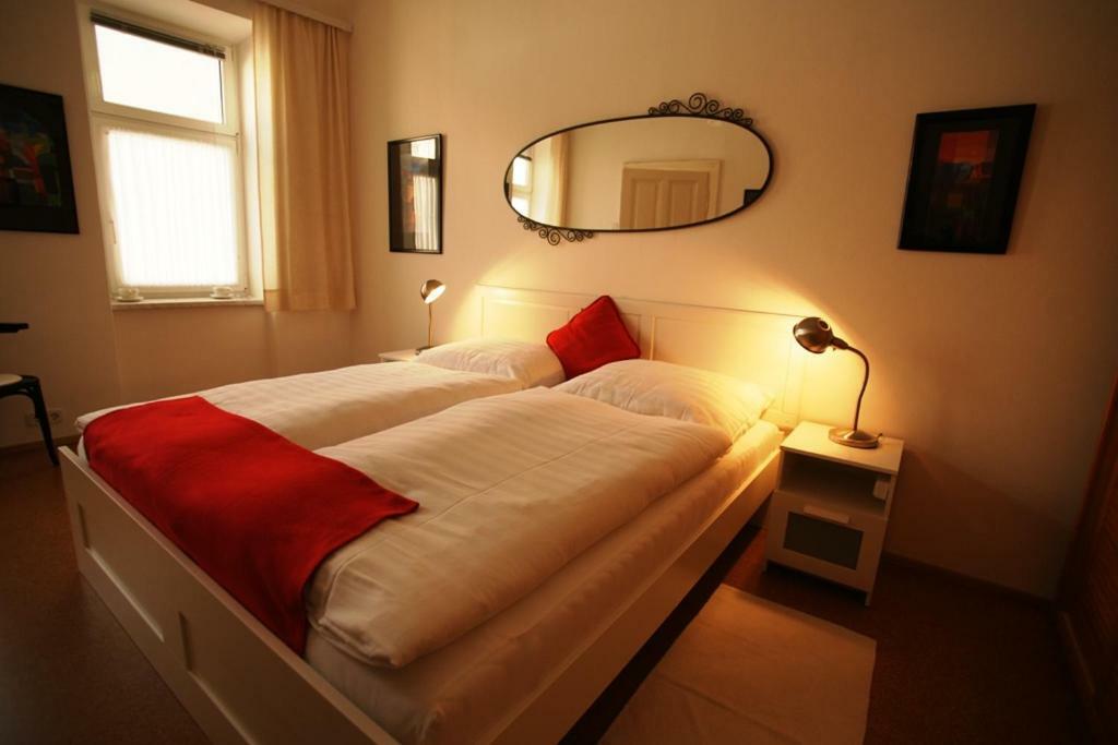 Freundliches Mit Innenhof-garten Appartement *
