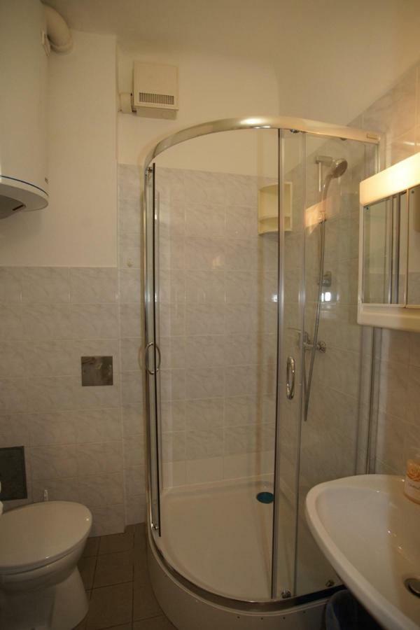 Appartement Freundliches Mit Innenhof-garten Vienne